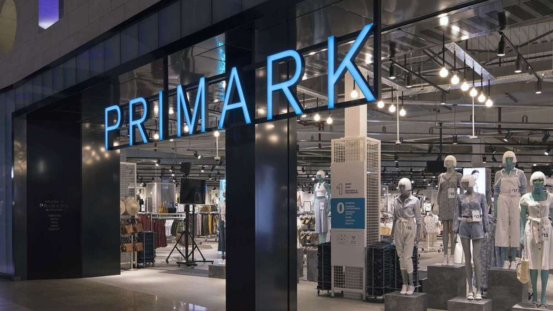 Primark takes you to the 80s with an outfit you need in your wardrobe