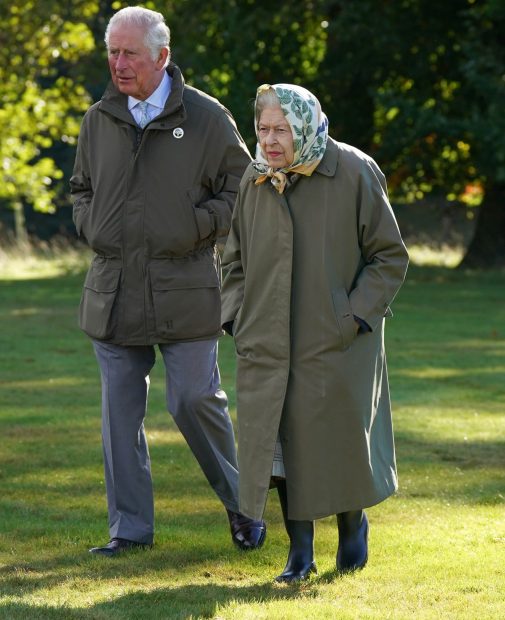 La reina Isabel y el príncipe Carlos/Gtres