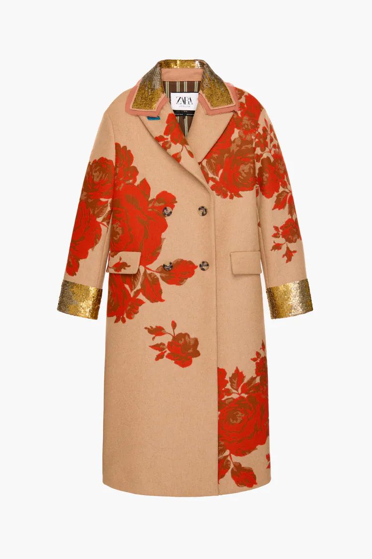 El abrigo más versátil de Marta Ortega es de Zara y sabemos su precio