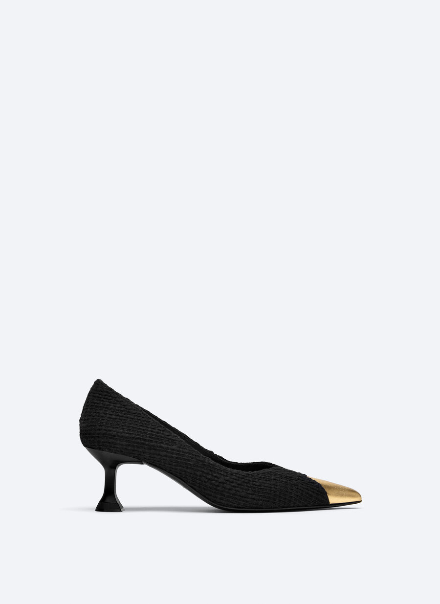 Uterqüe lo da todo con el clon de los zapatos más elegantes de Yves Saint Laurent por 600 euros menos