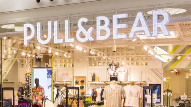 Marca la diferencia esta Navidad con las botas de lentejuelas de Pull&Bear