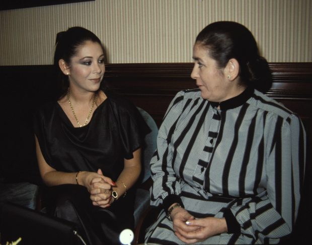 Doña Ana e Isabel Pantoja en una imagen de archivo./Gtres