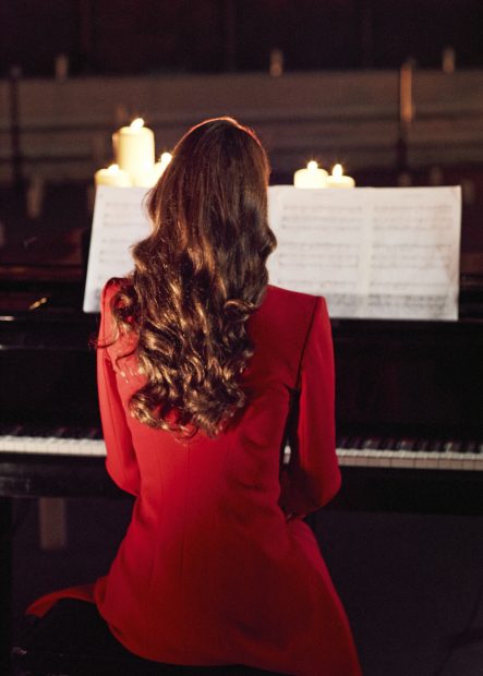 Kate Middleton tocando el piano / Gtres