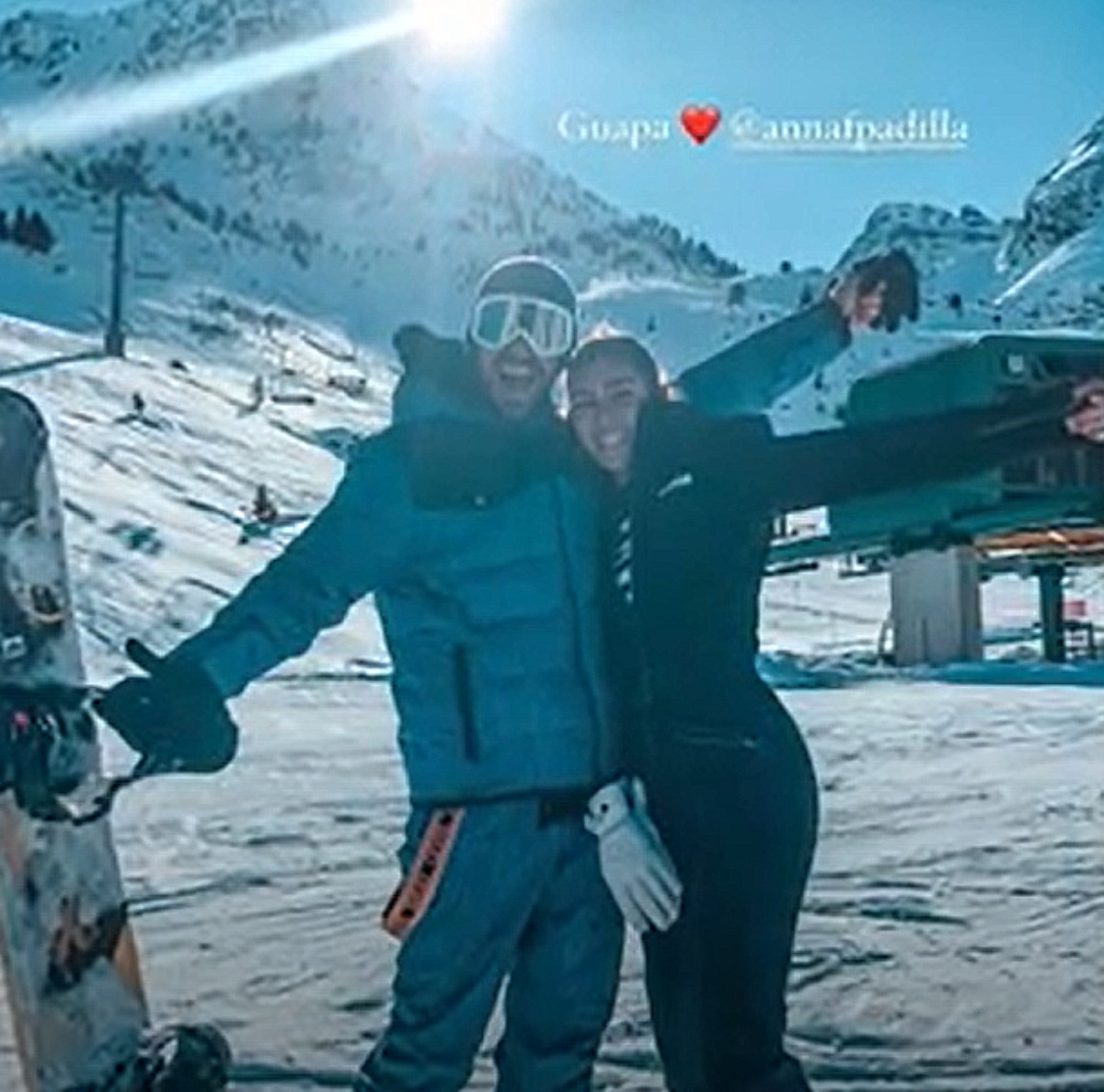 Anna Ferrer y su novio, esquiando / Instagram