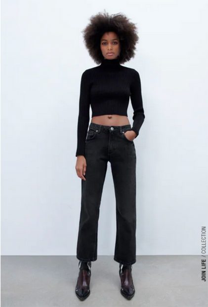 Jersey negro de Zara./Zara