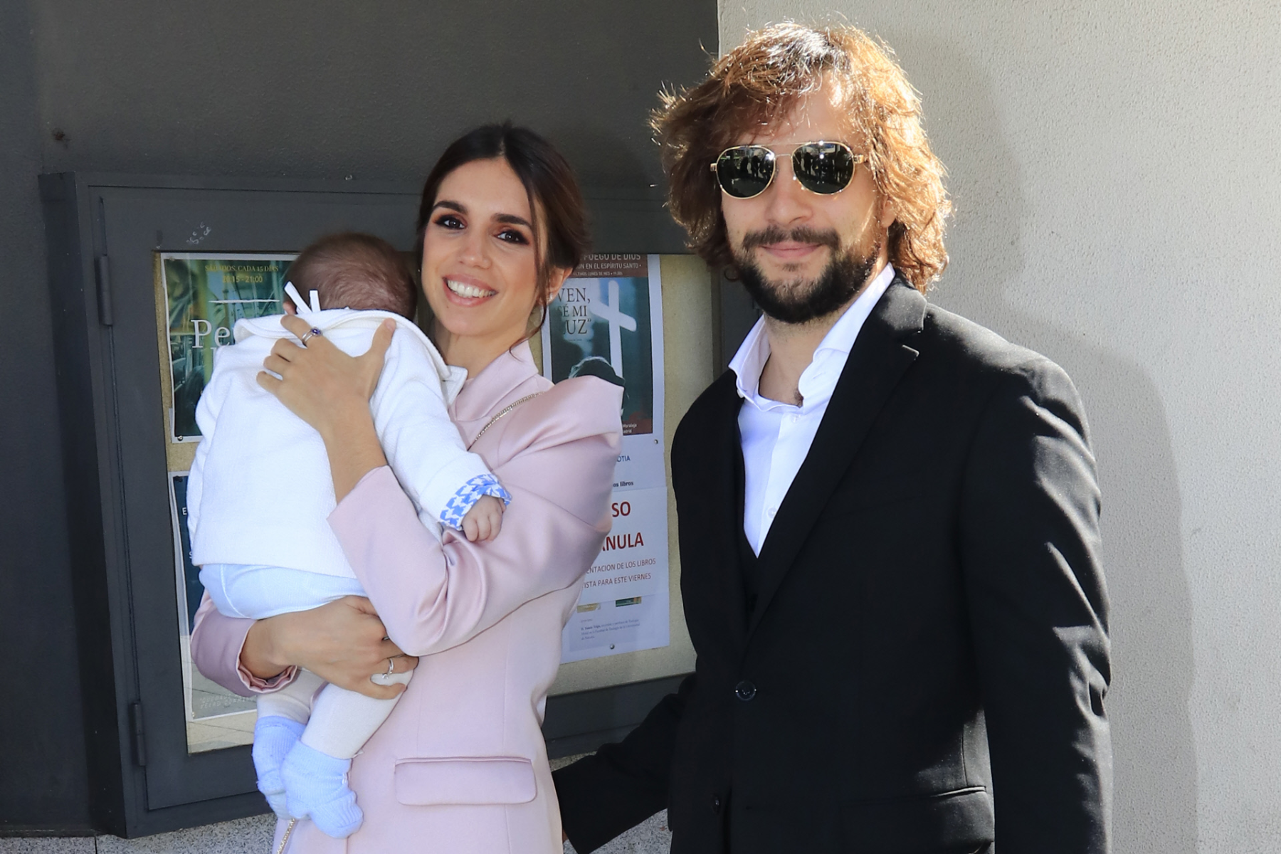 Elena Furiase y Gonzalo Sierra, con su primogénito. / Gtres