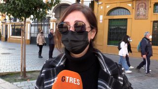 Gabriela Ostos respondiendo / Gtres