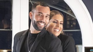 Omar Sánchez y Anabel Pantoja sonriendo / Gtres