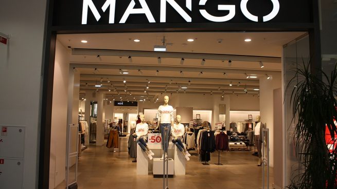 La falda que desearás llevar a la oficina es de Mango Outlet y cuesta menos de 16 euros