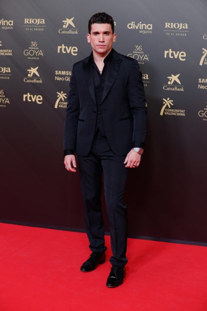 Jaime Lorente en el photocall de los Goya 2022 / Gtres