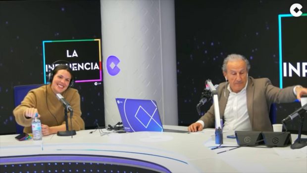 Laura Matamoros en la radio / Cadena COPE