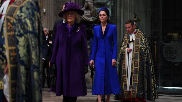 Camilla de Cornualles y Kate Middleton en la iglesia./Gtres