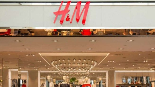 H&M se estrena para la primavera con estos pantalones en colores claros