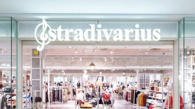 Stradivarius saca el top que será un ‘must’ este verano por menos de 20 euros