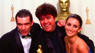 Penélope Cruz, Antonio Banderas y Pedro Almodóvar en los Premios Oscar