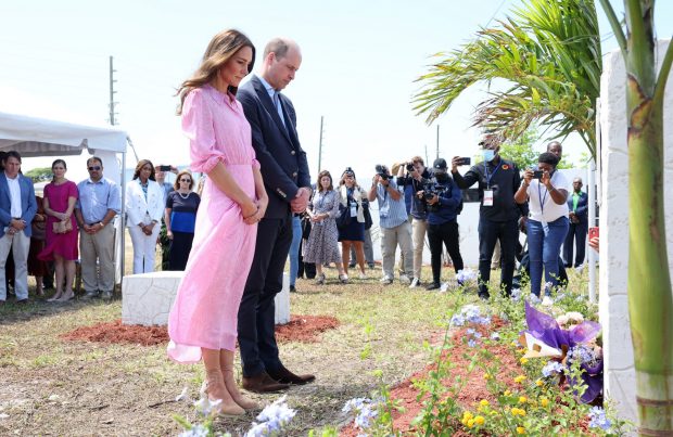 Kate Middleton y el príncipe Guillermo durante su tour caribeño / Gtres