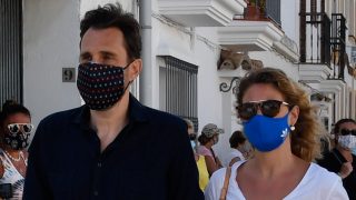 Alberto Díaz y Cristina Soria paseando / Gtres