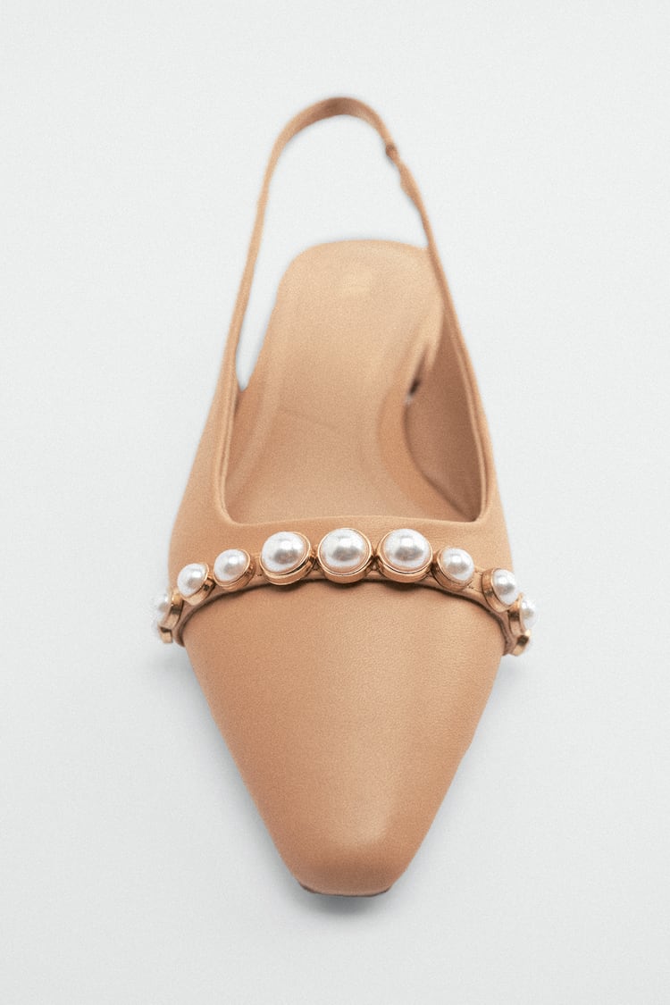 Los zapatos planos con perlas de Zara más cómodos para ir al trabajo