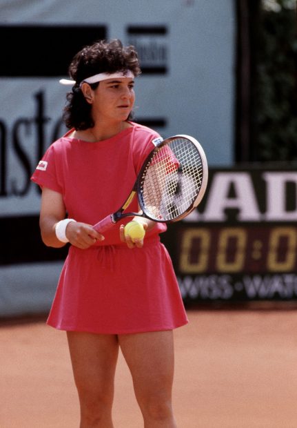 Arantxa Sánchez Vicario jugando al tenis / Gtres