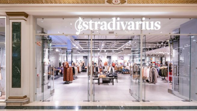 Los jeans de colores de Stradivarius para no pasar desapercibida