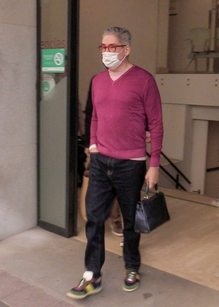 Boris Izaguirre saliendo del hospital / Gtres