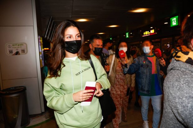 Tania Medina en el Aeropuerto de Madrid / Gtres