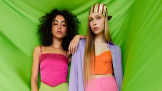 Rosa pastel o verde pistacho: Stradivarius se lanza con los mocasines más coloridos de la temporada