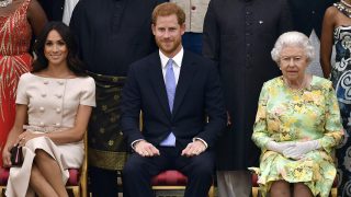 La Reina Isabel con los duques de Sussex. / Gtres