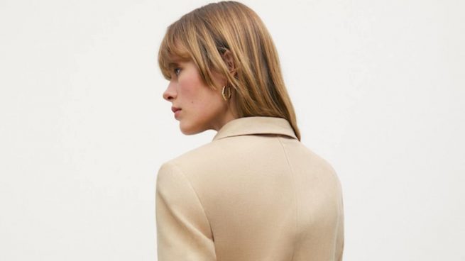 La americana con lazada de Massimo Dutti para ir a la oficina