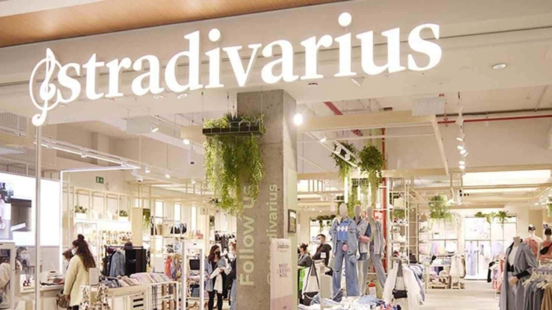 de Stradivarius que puede faltar en tu armario para cualquier época del año