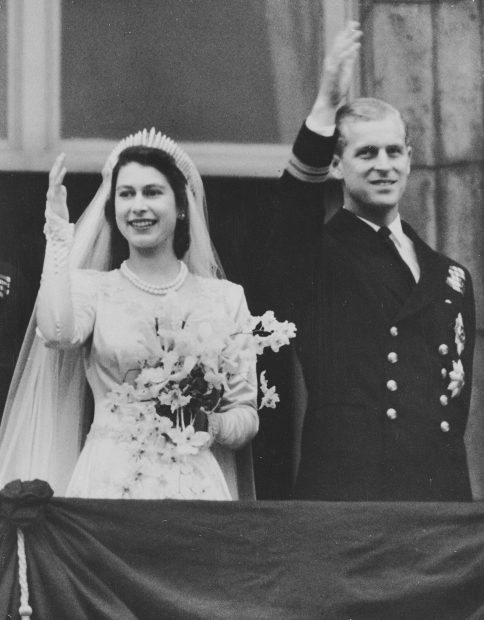 Isabel II y el duque de Edimburgo en su boda / Gtres