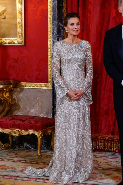 La Reina Letizia en la cena de gala en el Palacio Real / Gtres