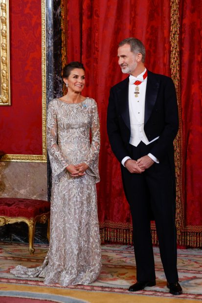 La Reina Letizia y el Rey Felipe sonriendo / Gtres