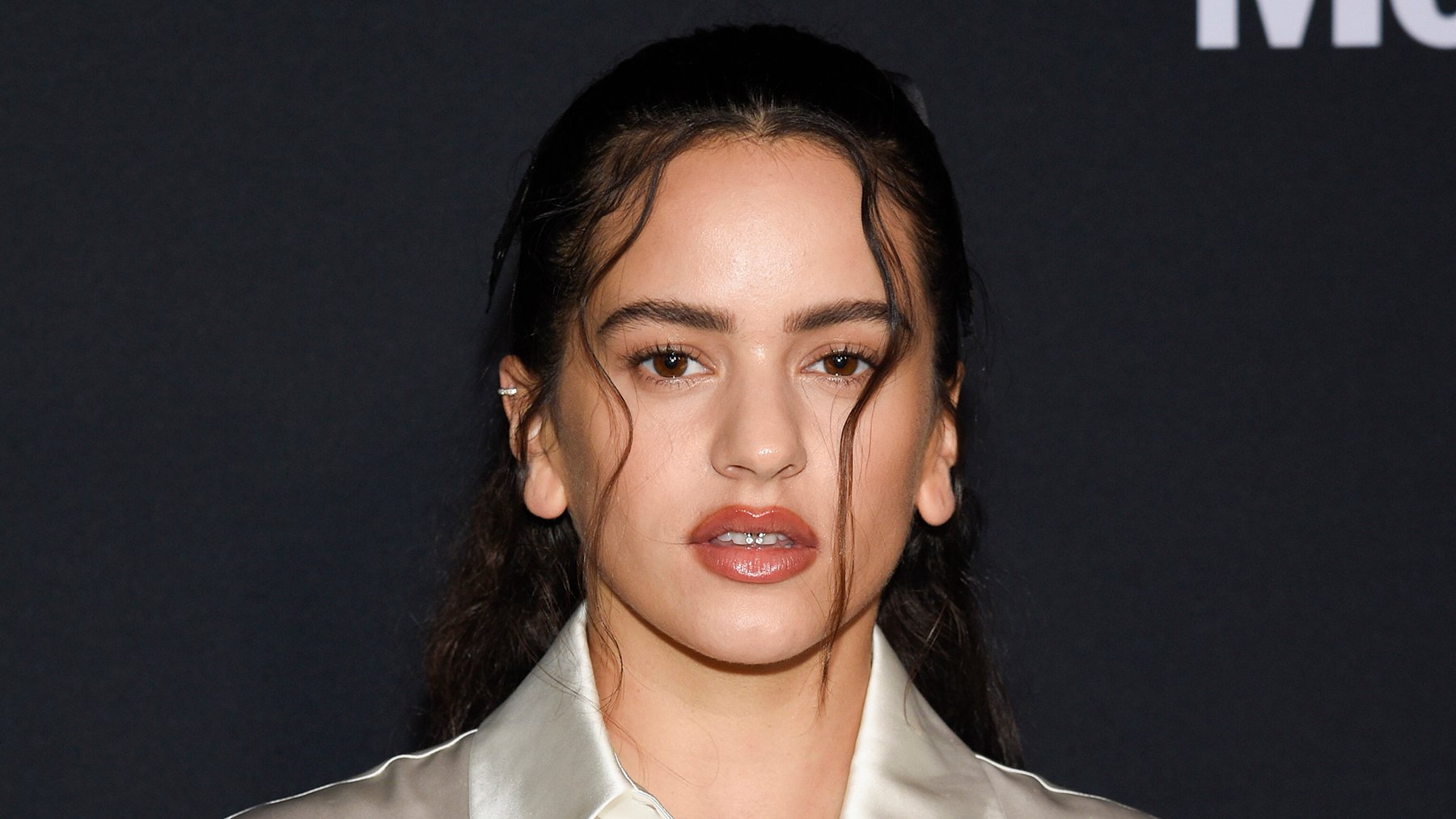 La épica respuesta de Rosalía en Twitter a una usuaria que le pide