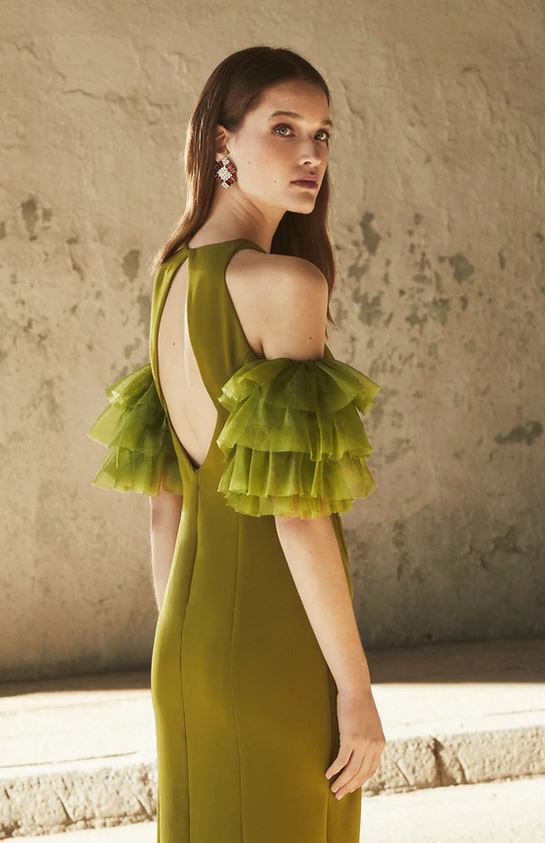 María F.Rubíes deja boquiabiertos a todos con este vestido verde oliva de Redondo Brand