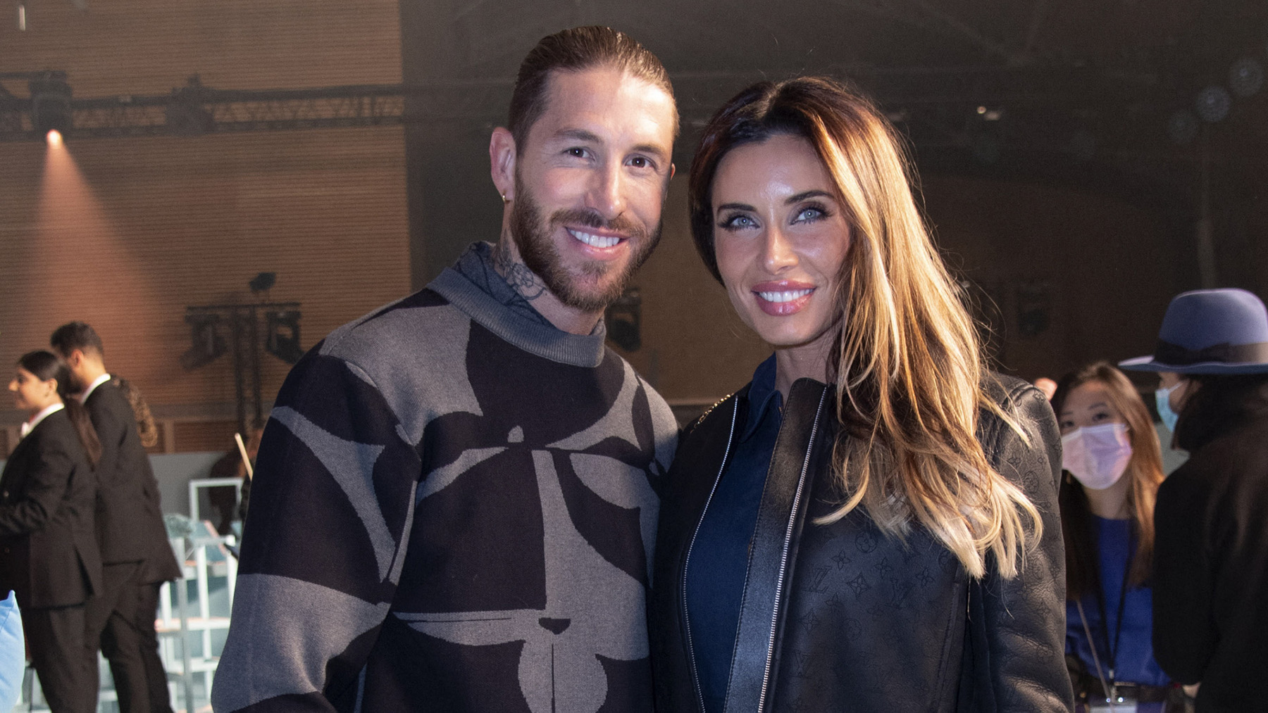 Pilar Rubio y Sergio Ramos posando / Gtres