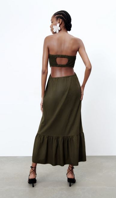 El vestido de Zara con abertura en la espalda para llevar con taconazos