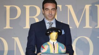 Enrique Ponce en un photocall. (Foto: Gtres)