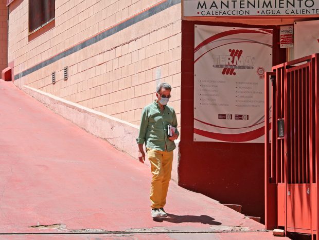 José Ortega Cano, caminando por Madrid / Gtres