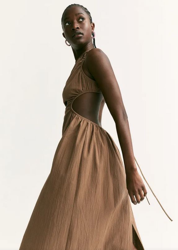 El vestido de H&M con una espectacular abertura en la espalda para las más arriesgadas