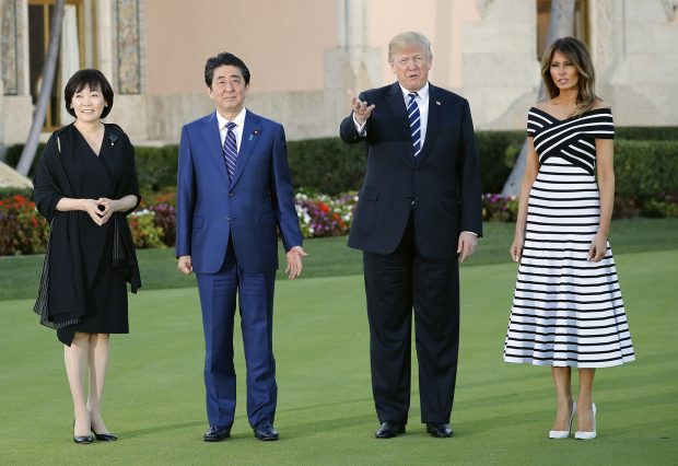 Shinzo y Akie Abe con los Trump / Gtres
