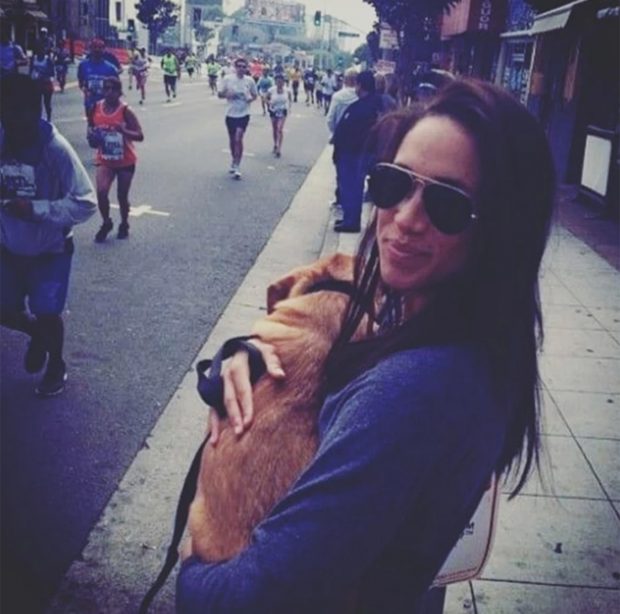 Meghan Markle con un perro / Instagram