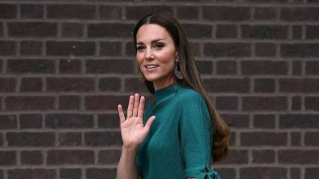 El vestido de Springfield que las royals querrían al más puro estilo Kate Middleton