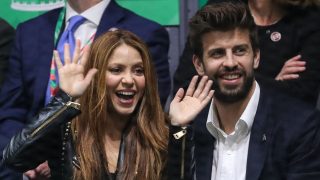 Shakira y Piqué saludando / Gtres