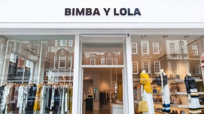 La riñonera de piel de Bimba y Lola ideal para con shorts