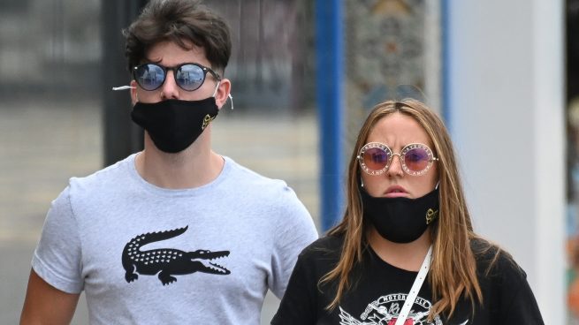 Manuel Bedmar y Rocío Flores con mascarilla / Gtres