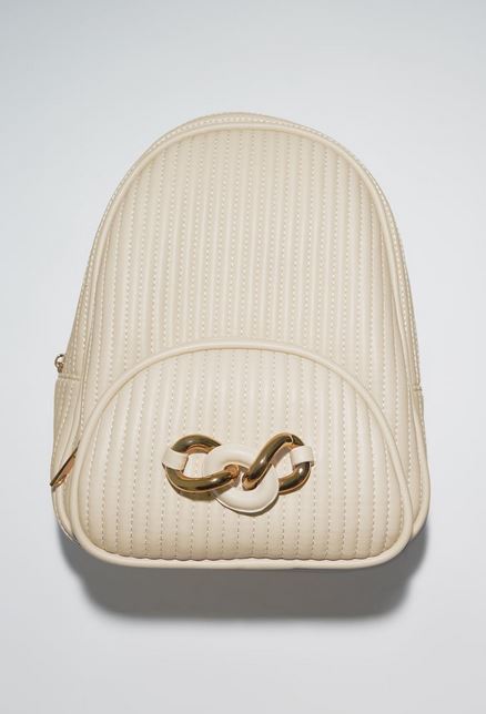 La mochila con hebilla de Zara para ir cómoda y llevar más de lo normal
