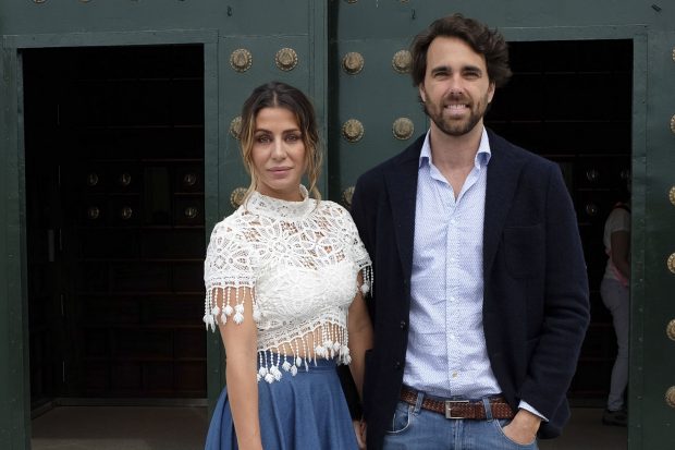 Elena Tablada y Javier Ungría posando / Gtres