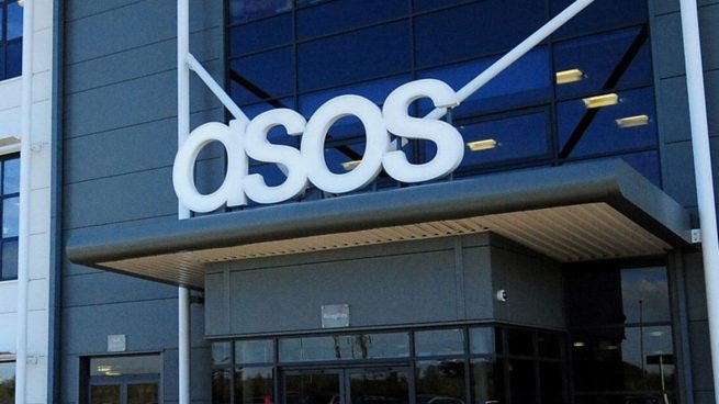 El vestido color melocotón de Asos que hará resaltar tu moreno después de las vacaciones