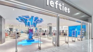 El mono cruzado de Lefties que tienen estampado o en color lila
